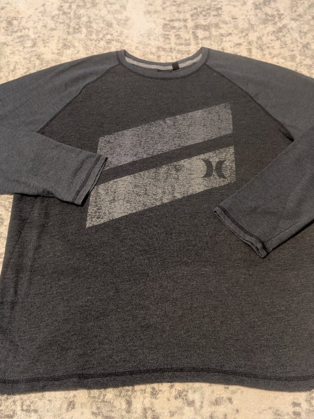 Hurley XL Gray Raglan Long Sleeve Graphic T Shirt Logo Casual Men's - Picture 1 of 7